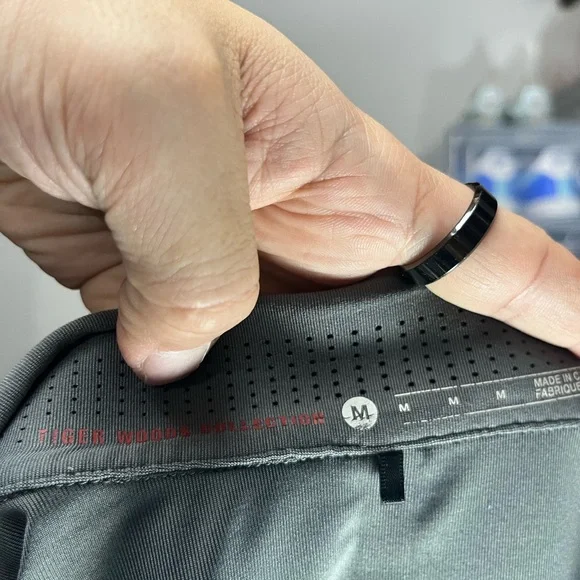 Nike Men's Black Dri-FIT Polo Shirt. Tiger Woods Collection - Picture 3 of 4